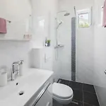 فيلة Tomicich لابين